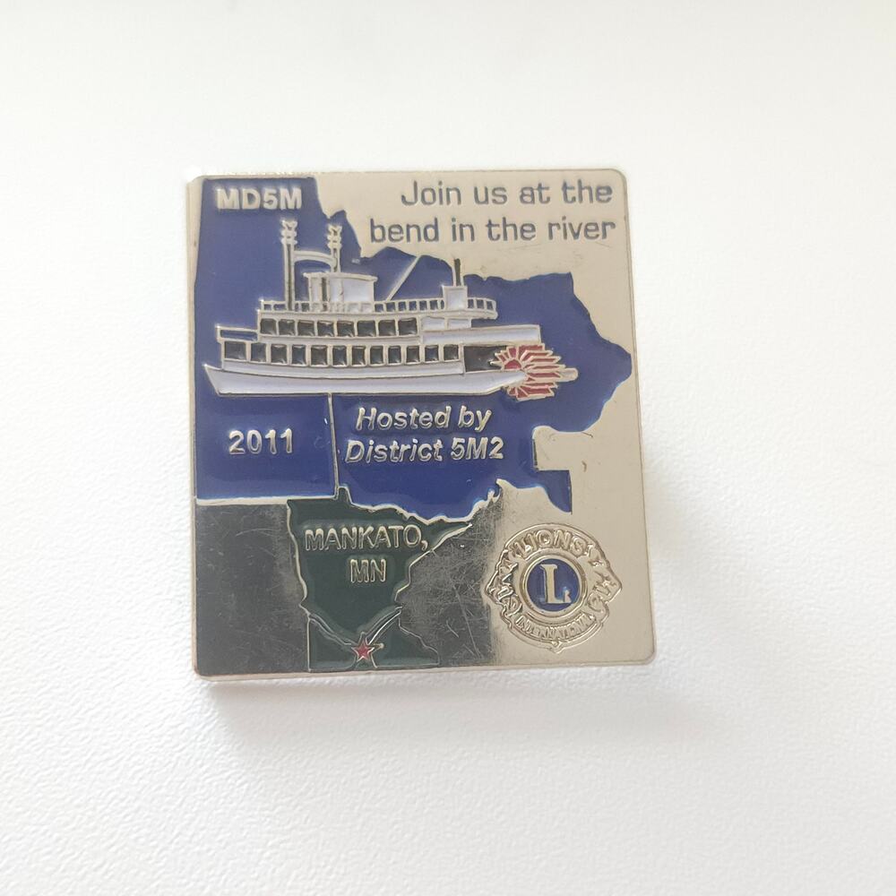 2011 Lions Clubs MD5M Mankato MN District 5M2 Riverboat Collector Lapel Pin USA
